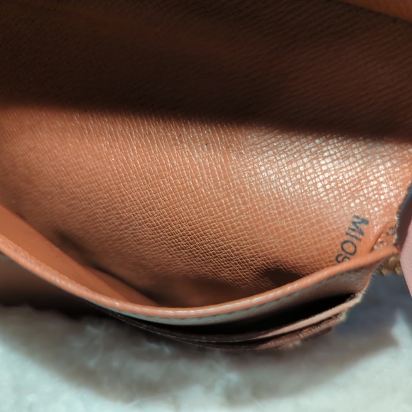 Louis Vuitton Authentic Brown Monogram Sarah Clutch Wallet Gold Chain + Charm - Picture 7 of 9